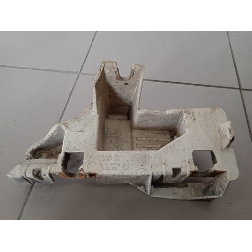 Напрямна переднього бампера права Fiat Scudo 2004-2006 1494913080